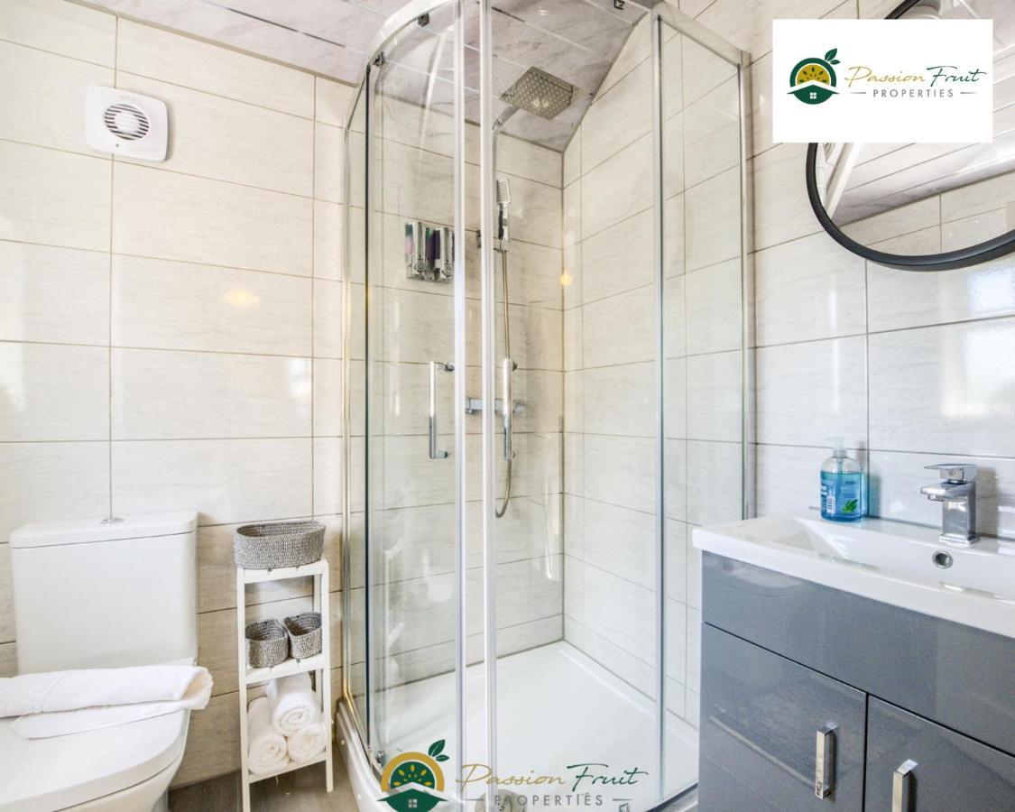 3 Bedroom Coventry House By Passionfruitproperties With Free Wi-Fi, Large Garden And Driveway - 52Nrc Exterior foto