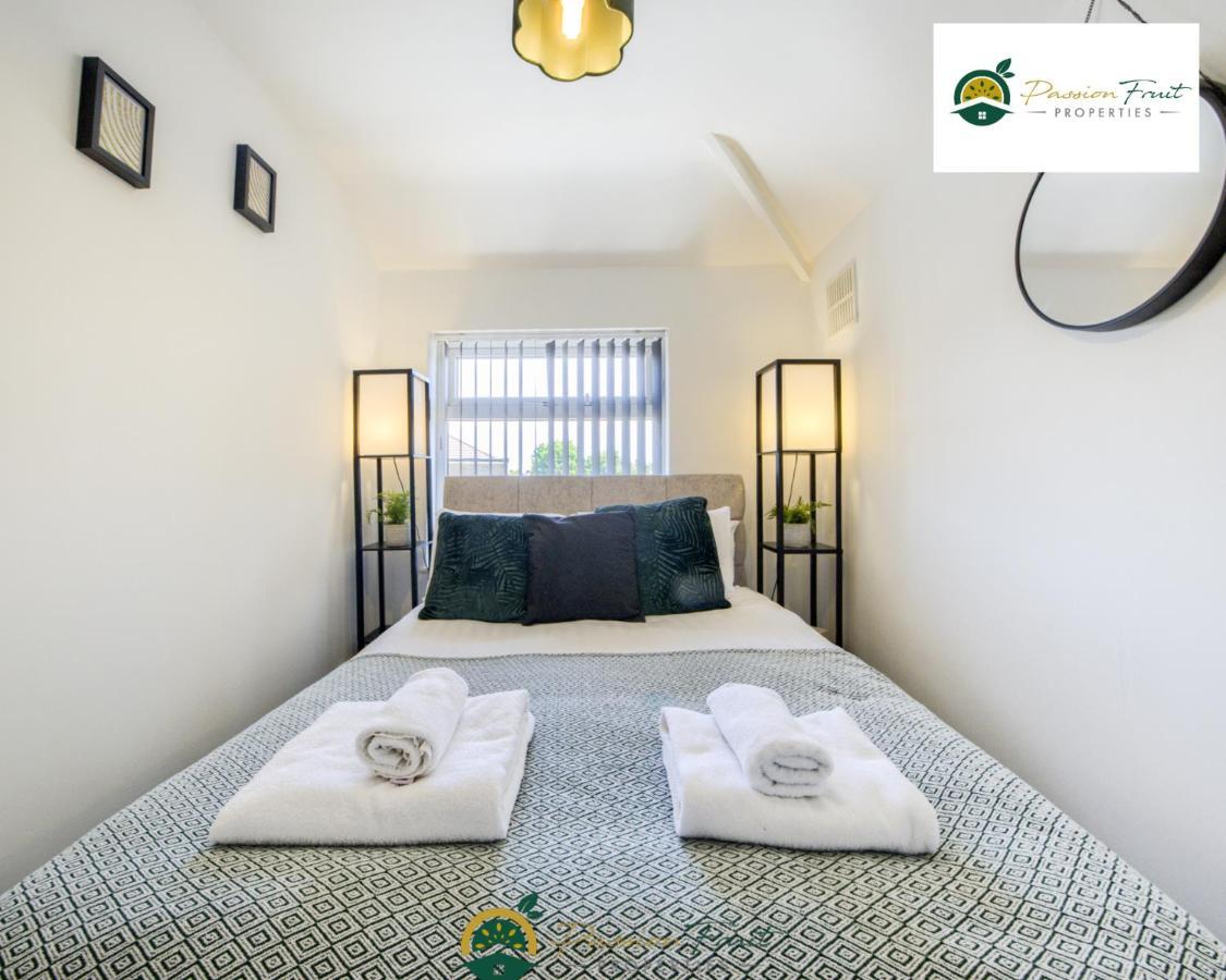 3 Bedroom Coventry House By Passionfruitproperties With Free Wi-Fi, Large Garden And Driveway - 52Nrc Exterior foto