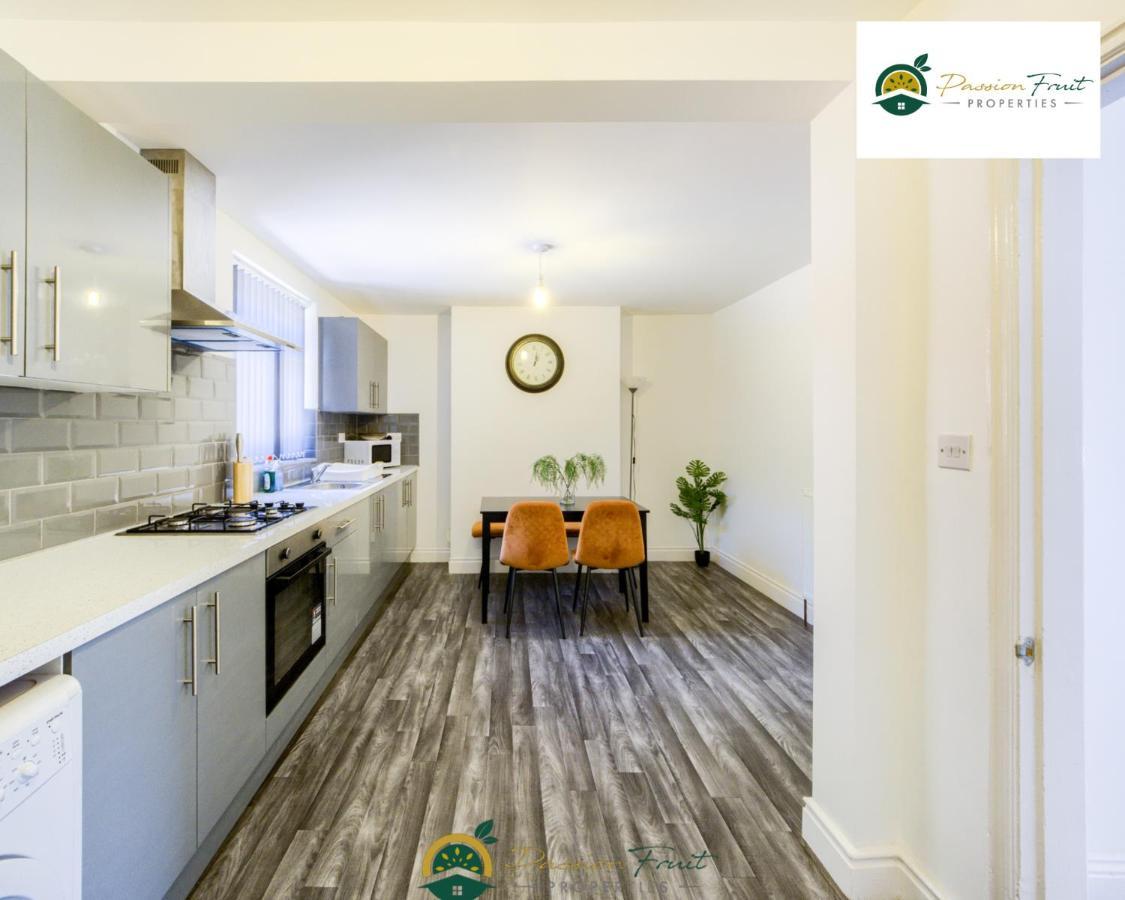 3 Bedroom Coventry House By Passionfruitproperties With Free Wi-Fi, Large Garden And Driveway - 52Nrc Exterior foto