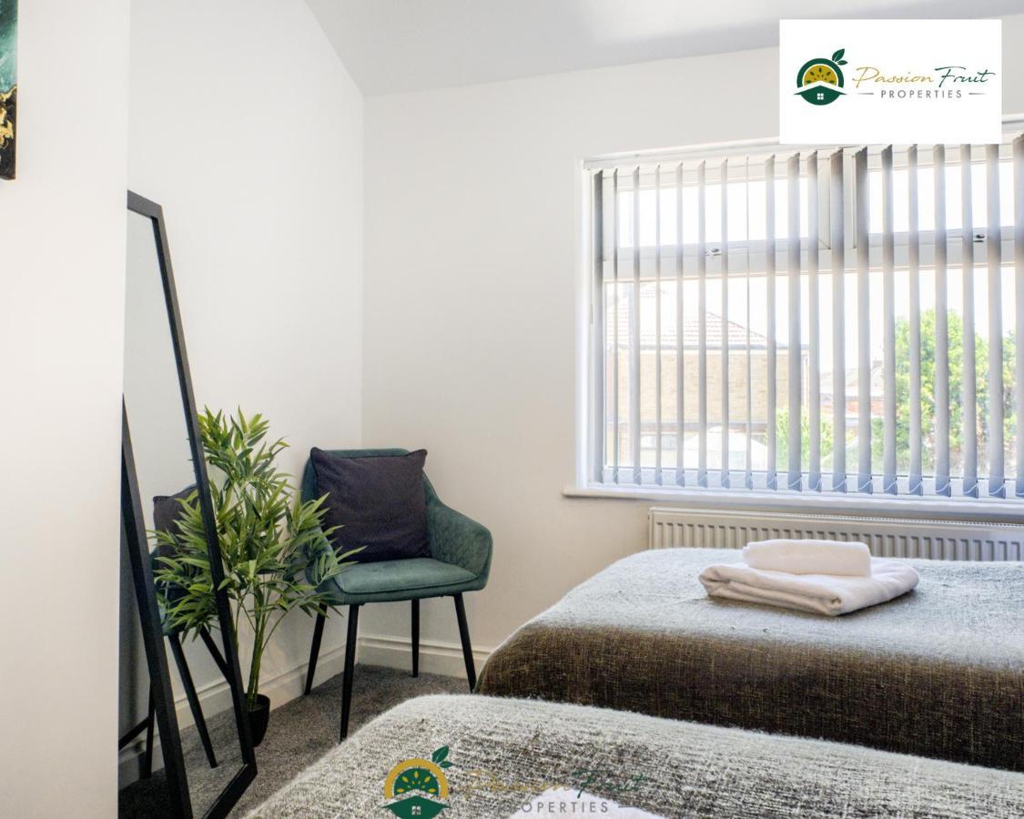 3 Bedroom Coventry House By Passionfruitproperties With Free Wi-Fi, Large Garden And Driveway - 52Nrc Exterior foto