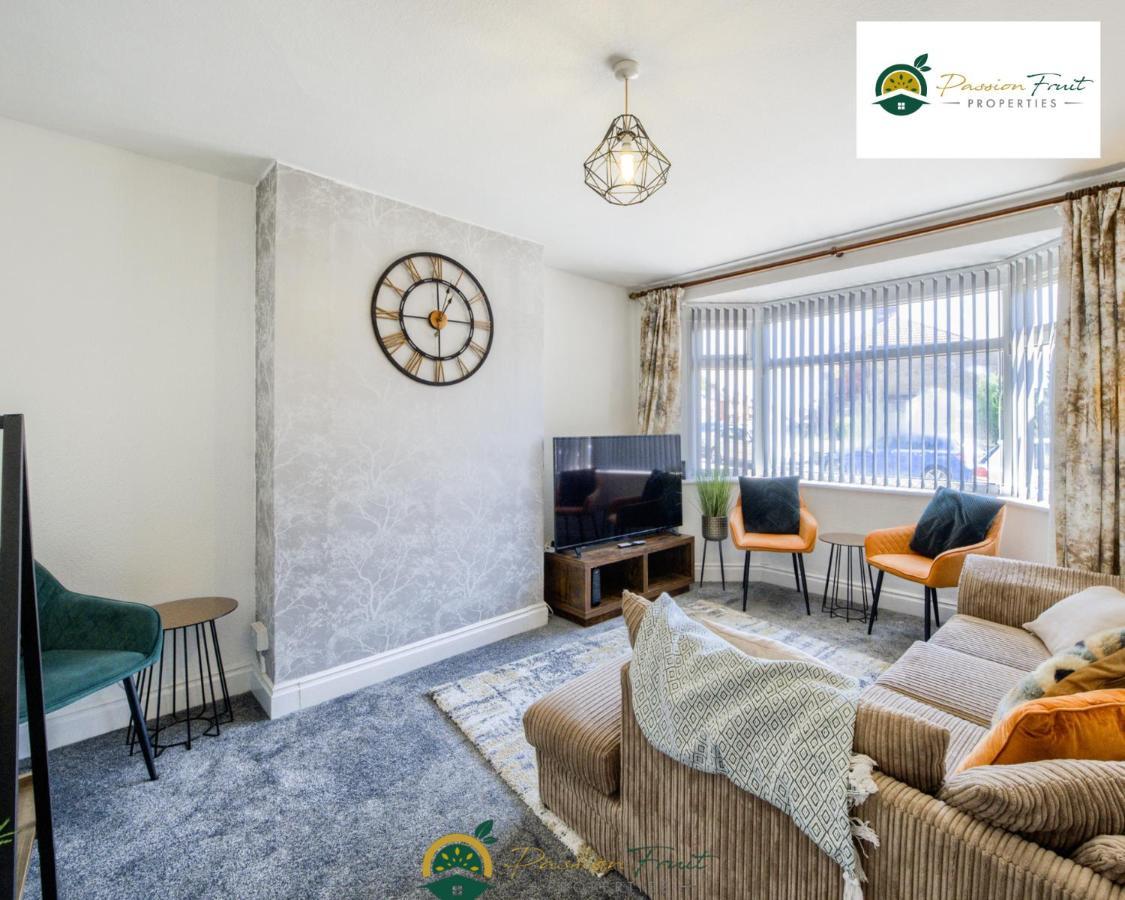 3 Bedroom Coventry House By Passionfruitproperties With Free Wi-Fi, Large Garden And Driveway - 52Nrc Exterior foto