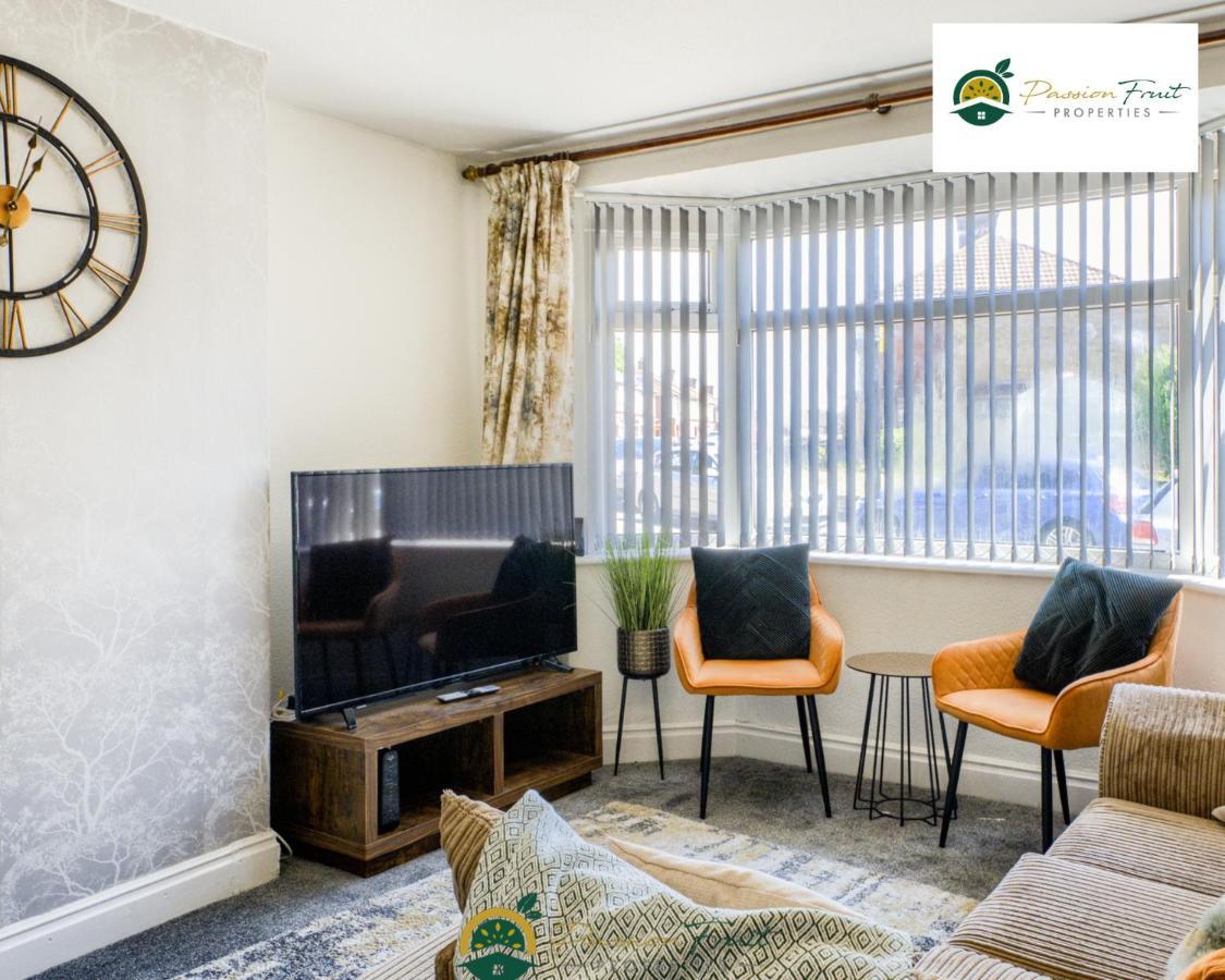 3 Bedroom Coventry House By Passionfruitproperties With Free Wi-Fi, Large Garden And Driveway - 52Nrc Exterior foto